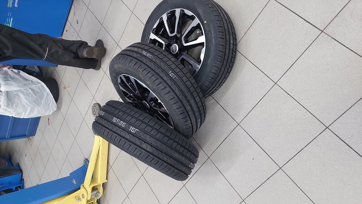 Летние шины PIRELLI CINTURATO P7 245/40 R19 в Краснодаре